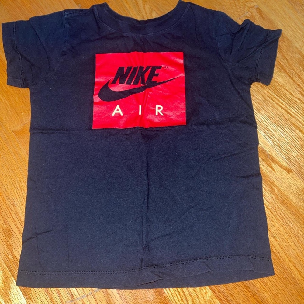 nike t shirt